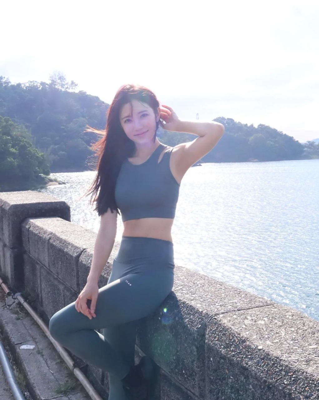 不過利穎怡一直被指與一名圈外男子拍拖。